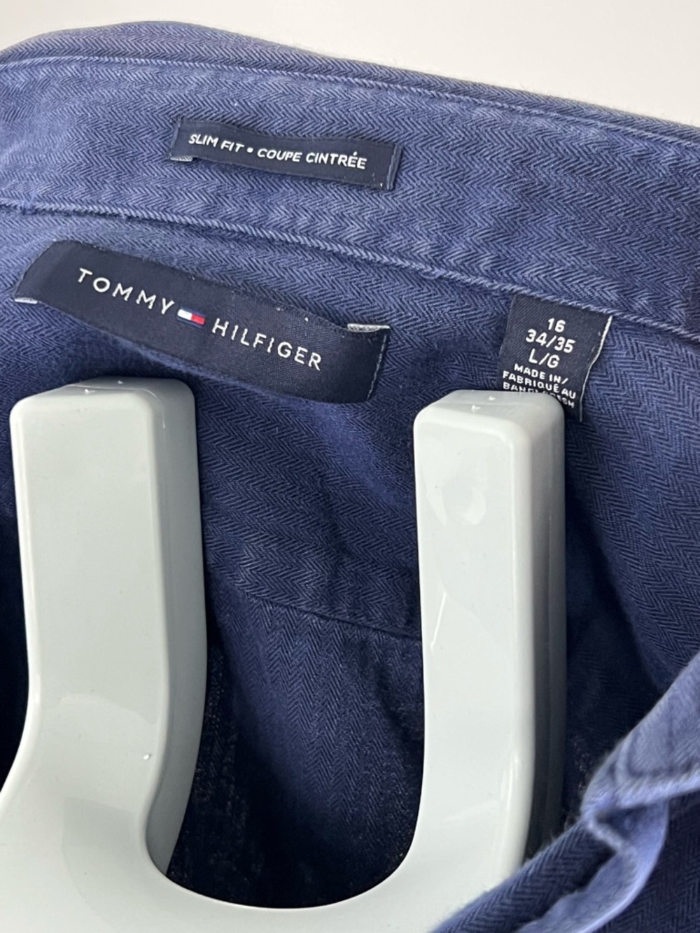 Tommy Hilfiger Men's Button-Down Slim Fit Shirt in Navy Blue - Picture 5 of 5